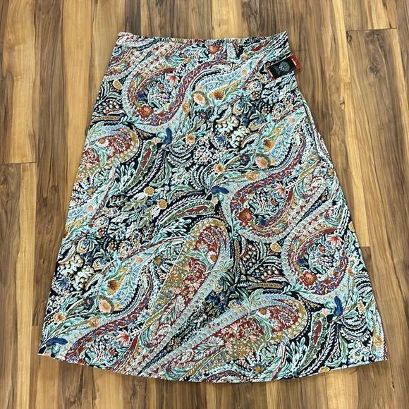 NEW Vince Camuto Multi Color Floral Skirt - Picture 4 of 9